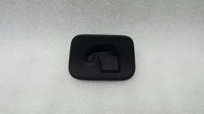 Mercedes C Class W204 държач за монтаж преден десен A2048600814 държач преден десен