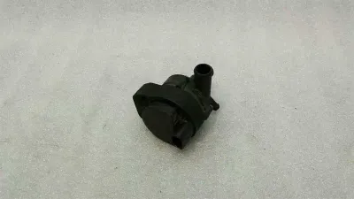Mercedes E Class W211 Extra kylpump A2118350028 Kylvätskepump Pump