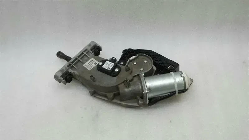 Mercedes C Class W204 automatic boot lid engine A2048201342 drive tailgate