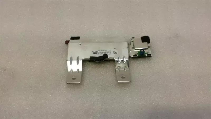 Audi S1 8X Aerial / Antenna 8X0035503A Antenna Aerial Amplifier