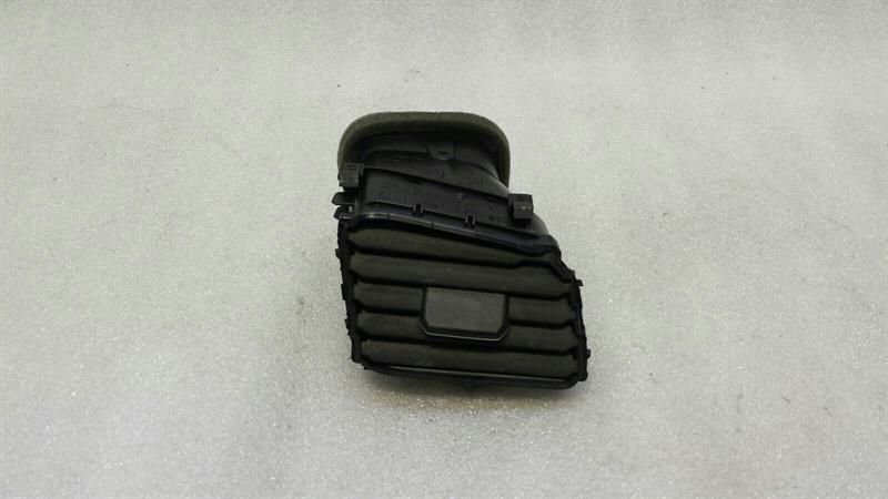 Volkswagen Golf GTD RHD right air vent 5G2819710B right handlebar