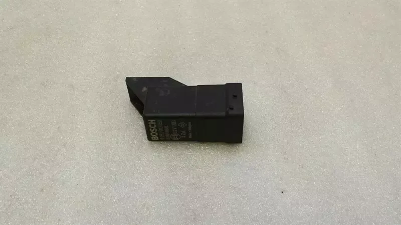 Mercedes C Class W205 Relay 8200798585 Relay