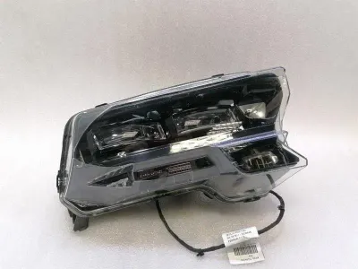 Ferrari Purosangue F175 десен фар 796778 РЕЗЕРВНИ ИЛИ РЕМОНТ десен фар