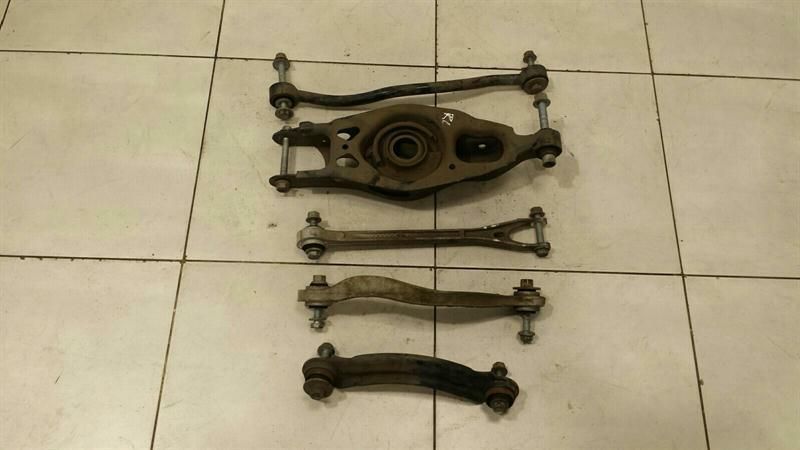 Dodge Challenger SRT8 Left Rear Wishbone 68226529AB Rear Left Wishbone Set