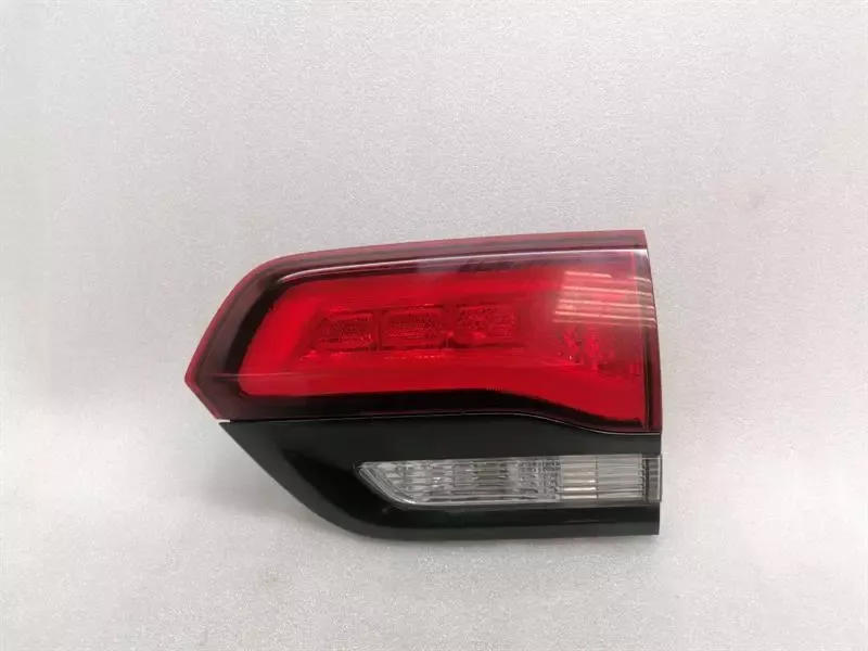JEEP GRAND CHEROKEE WK2 SRT8 RRH Light 68142944AD Rear Right Tail Light