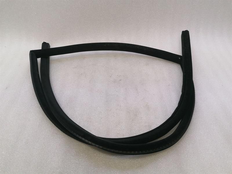 ROLLS ROYCE PHANTOM MK7 RRH Door Seal 51727114888 Door Seals Rear Right