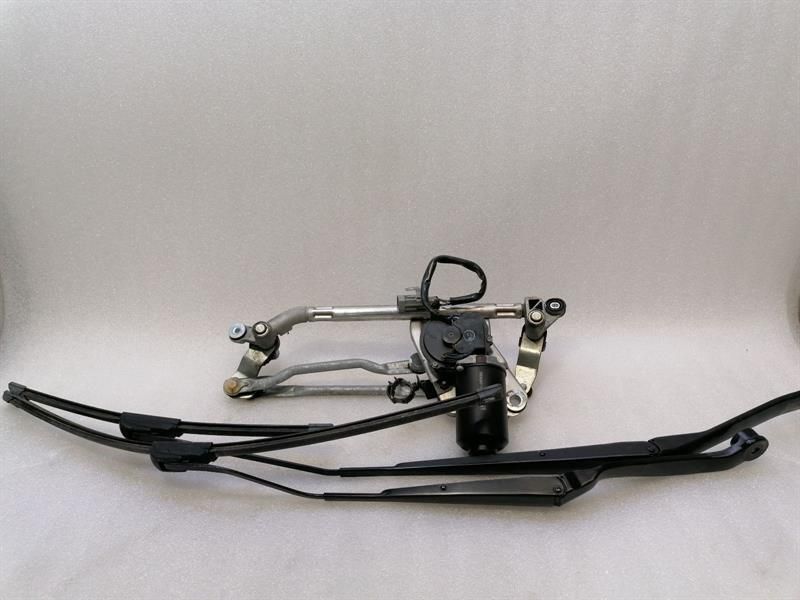 Ferrari F12 BERLINETTA F152 Front Wiper Linkage 83736600 Wiper Motor Front SET