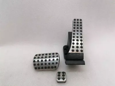 Mercedes C Class W204 Gas Pedal (Electrical) A2043000200 Accelerator Pedal