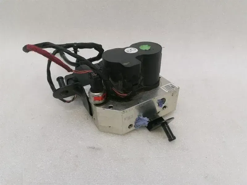 Mercedes W221 клапан за задно ABC окачване A2213201058 клапан за задно въздушно окачване