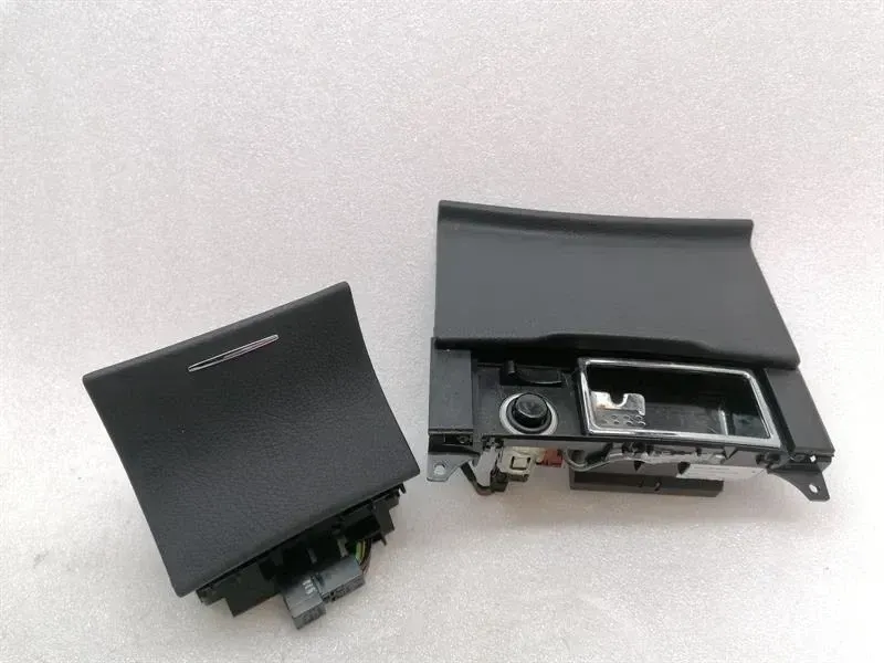 Mercedes S-Class W221 Ashtray Set A2216802550 Ashtray Set