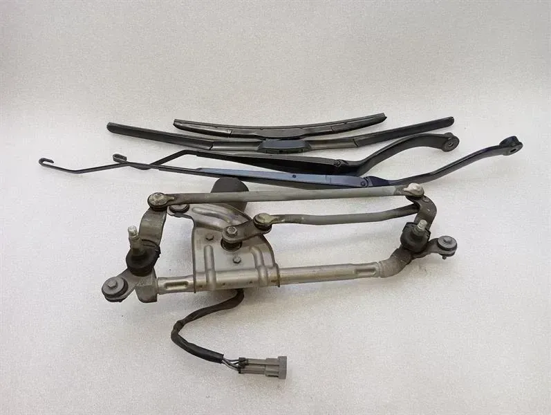 Ferrari FF F151 Front Wiper Linkage 84198200 RHD RIGHT HANDLEBAR