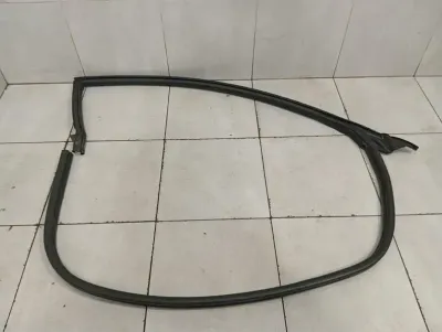 Joint de porte droite Ferrari FF F151 84539300 Joints de porte droite