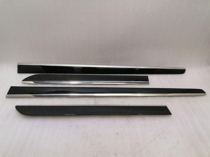 MERCEDES ML W164 BODY MOULDING A1646905162 STRIP A1646905462 SET