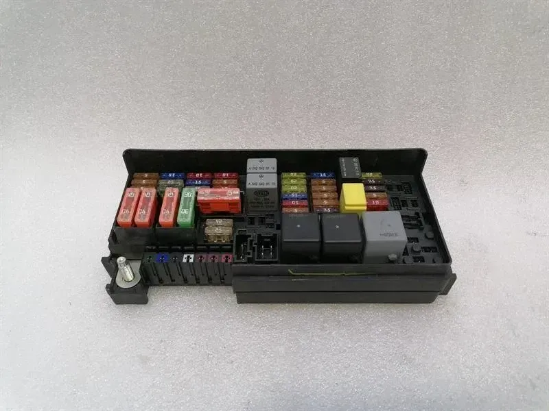 Mercedes ML W164 Fuse Box A1645403072 Fuse Box