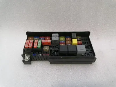 Mercedes ML W164 Fuse Box A1645403072 Fuse Box