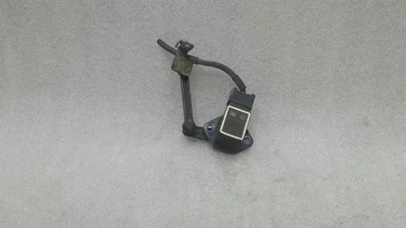 Mercedes R63 AMG W251 Xenon Level Sensor A0105427717 Level Controller.