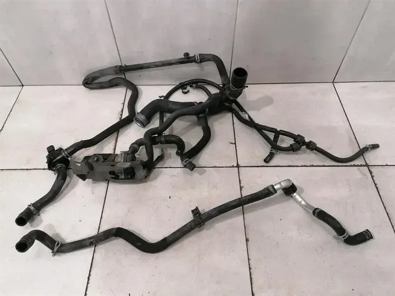 Mercedes ML W164 ML63 AMG Additional Cooling Pump A1645014182 Coolant Pump