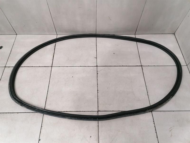 Ferrari F12 Berlinetta F152 Boat Lid Seal 84339600 Tailgate Seals