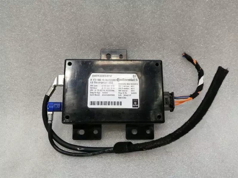 Mercedes C W204 Multimedia Module Set A1729001906 Interface Control Unit Set
