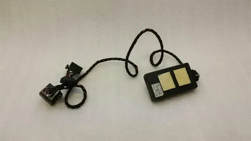 Mercedes ML W164 iPod Module B67824232 Interface Control Unit