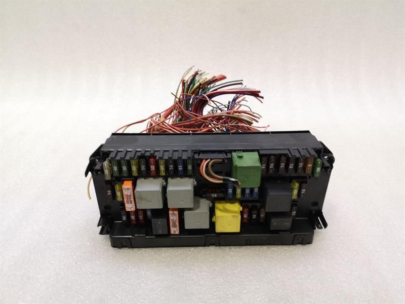 MERCEDES C Class W204 Fuse Box A2129003825 Sicherungskast