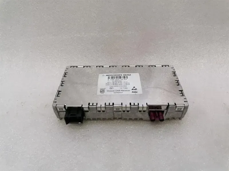 Mercedes C Class W204 Electronic Module A1669003407 ECU DAB TUNER