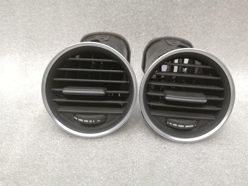 Mercedes C W204 Air Vent Set of 2 A2048306254 Vent Nozzle Vent Grille Set