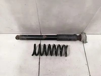 Mercedes C63 AMG W204 Amortyzator tylny A2043201231 Zestaw amortyzatorów tylnych