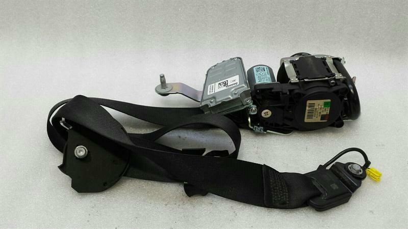 Mercedes W212 front right seat belt A2128606885 seat belt belt front right