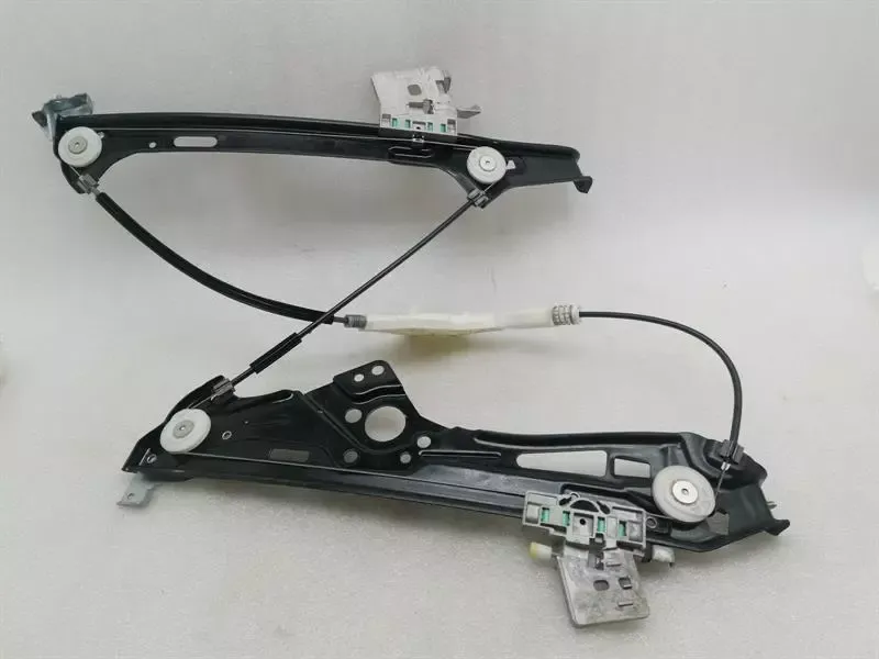 Mercedes CLS W219 Left Front Door Winder A2197200946 Window Regulator Front Left