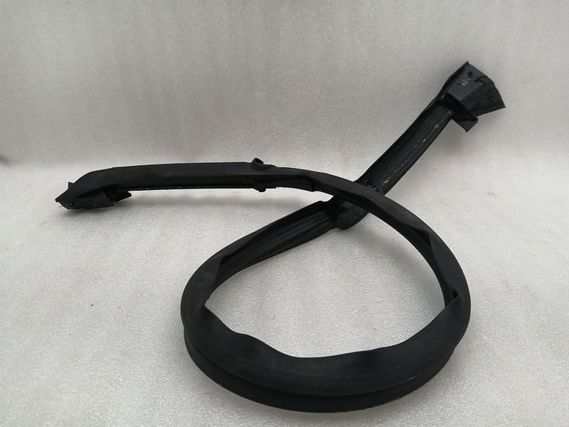Chevrolet Corvette C7 84006190 Convertible Top Box Top Flap Weatherstrip