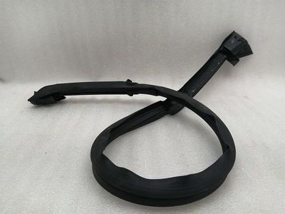 Chevrolet Corvette C7 84006190 Uszczelka klapy bagażnika dachowego kabrioletu