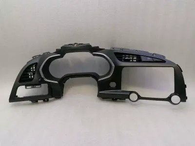 Chevrolet Corvette C7 23307720 Панель приборов, окантовка панели приборов