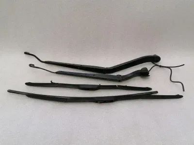 Bras d&#39;essuie-glace Chevrolet Corvette C8 84559275