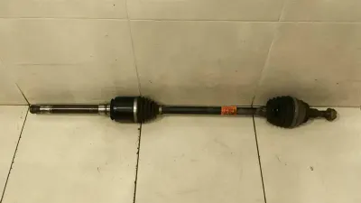 Mercedes ML W164 labā priekšējā piedziņas vārpsta A1643301901 piedziņas vārpsta priekšējā labā