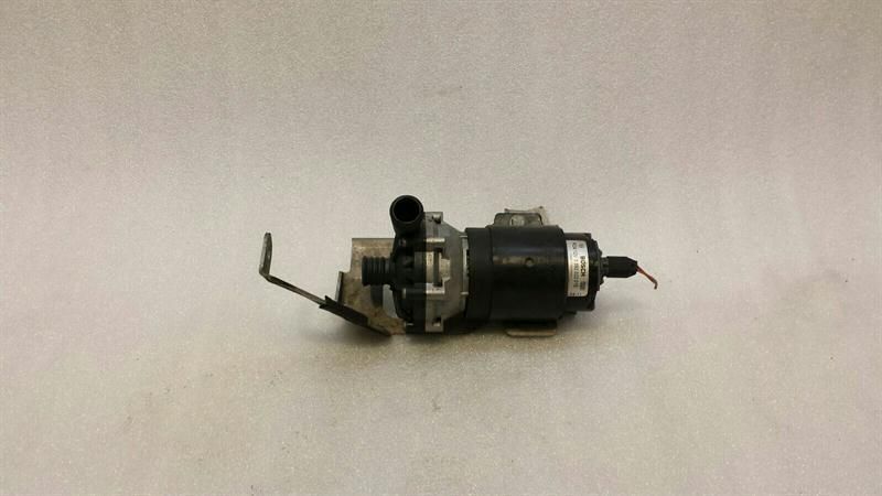 Mercedes ML W164 coolant pump pump A2205040740 water pump parking heater