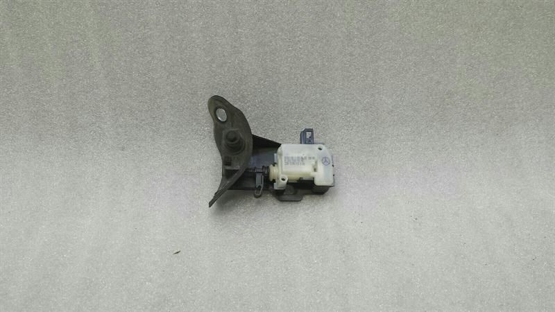 Mercedes CLS W219 Fuel Cap Actuator A2518200197 Fuel Flap Actuator W216 W221