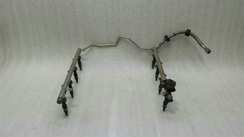 MERCEDES CLS63 AMG W219 Fuel Rail A1560701795 Fuel Injection Moulding Distributor M156 V8