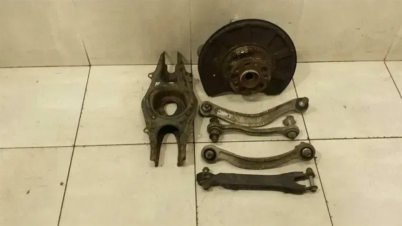 Mercedes E W212 Left Rear Hub Set A2123502108 Wheel Bearing Housing Rear Left AMG