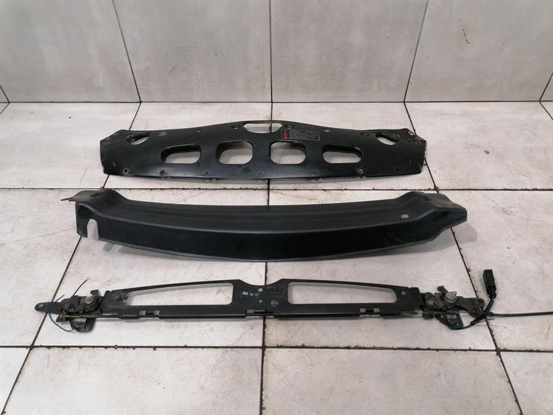 Bentley Continental GT W12 Bonnet Lock 4W0823509D Front Mask