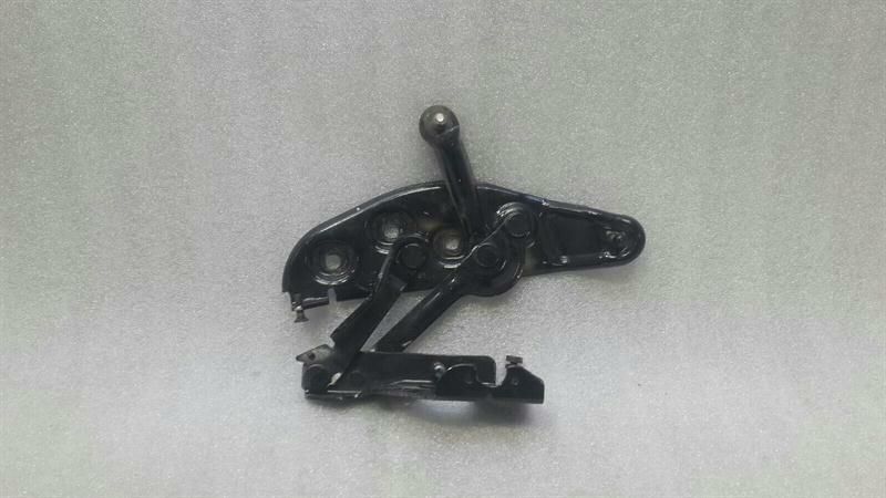 Bentley Continental GT W12 Bonnet Hinge RHS 3W0823302J Hood Hinge Right