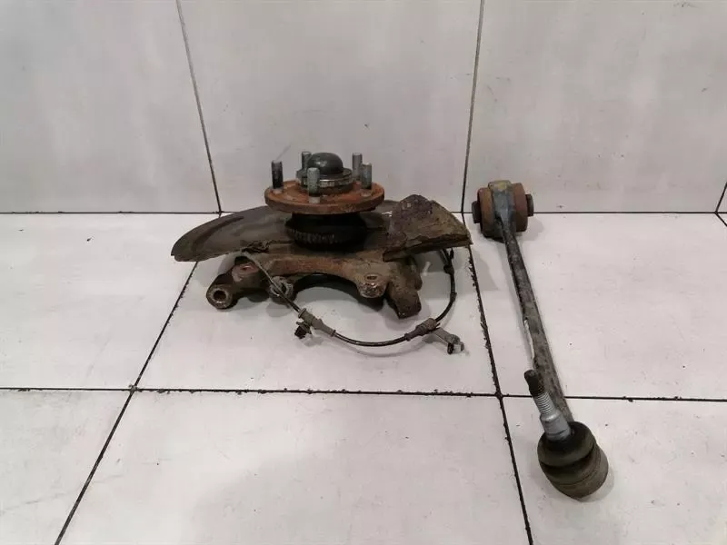 FORD MUSTANG MK6 S550 Right Front Hub FR3Z-3105-A Wheel Bearing Housing Front Right