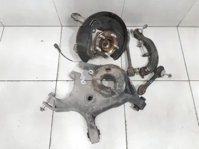 Ford Mustang MK6 S550 kreisā aizmugurējā rumba FR3Z-5500-A riteņa gultņa korpuss aizmugurējā kreisais