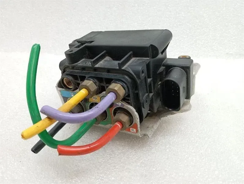 Porsche Cayenne 958 92A air suspension valve 7L0616251 valve block