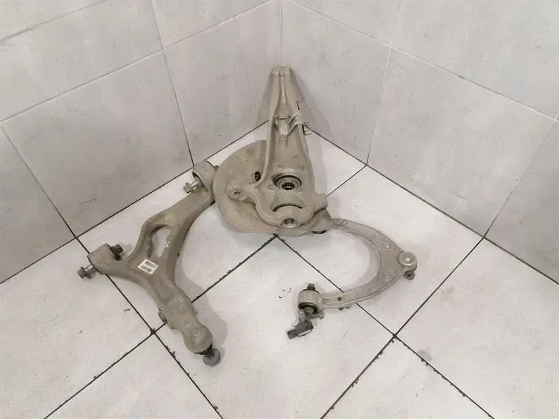 Porsche Cayenne 958 92A Left Front Hub 95834115500 Wheel Bearing Housing Front Left