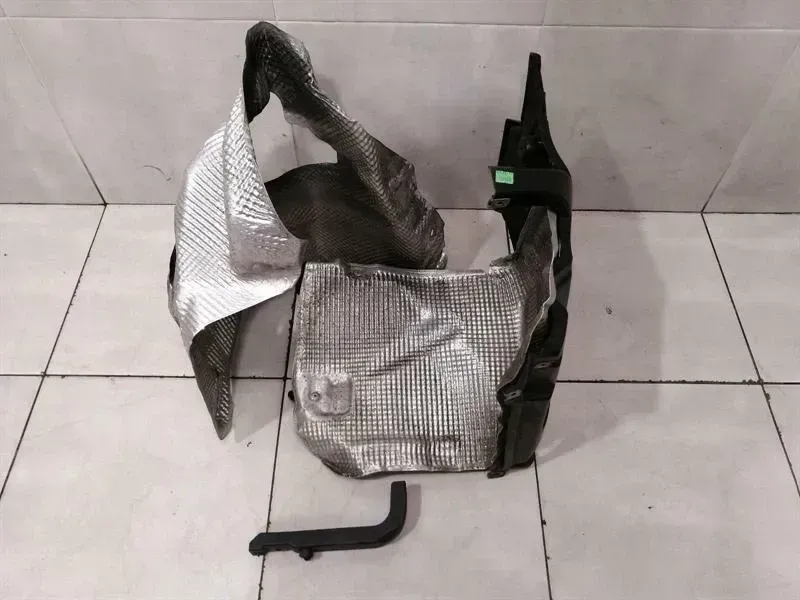 Porsche Panamera 970 rear RHS bumper bracket 97050563202 bumper holder right