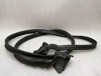 Mercedes SL R230 Bootsdeckeldichtung A2307500598 Kofferraumdeckelgummi