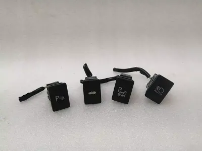 XUS RC F TRACK XC10 Комплект превключватели 4X Комплект превключватели DASH