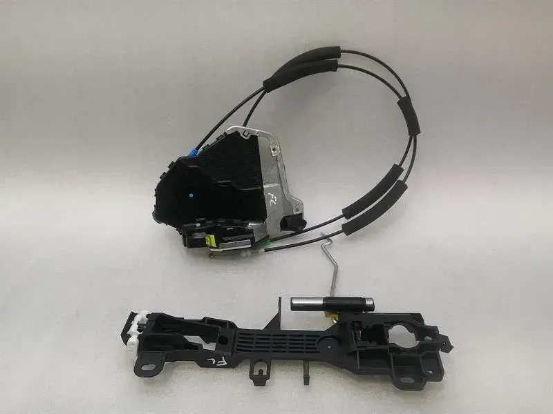 XUS RC F TRACK XC10 door lock 69030-60250 door lock