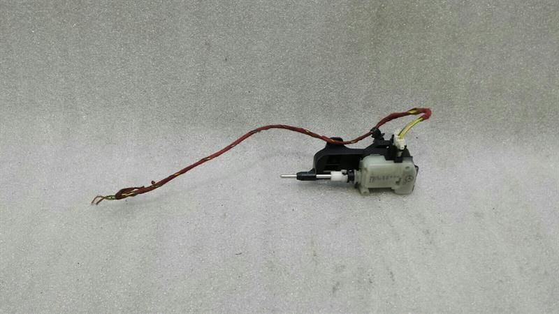 Mercedes SLK R171 fuel cap actuator A2038201997 fuel flap servomotor